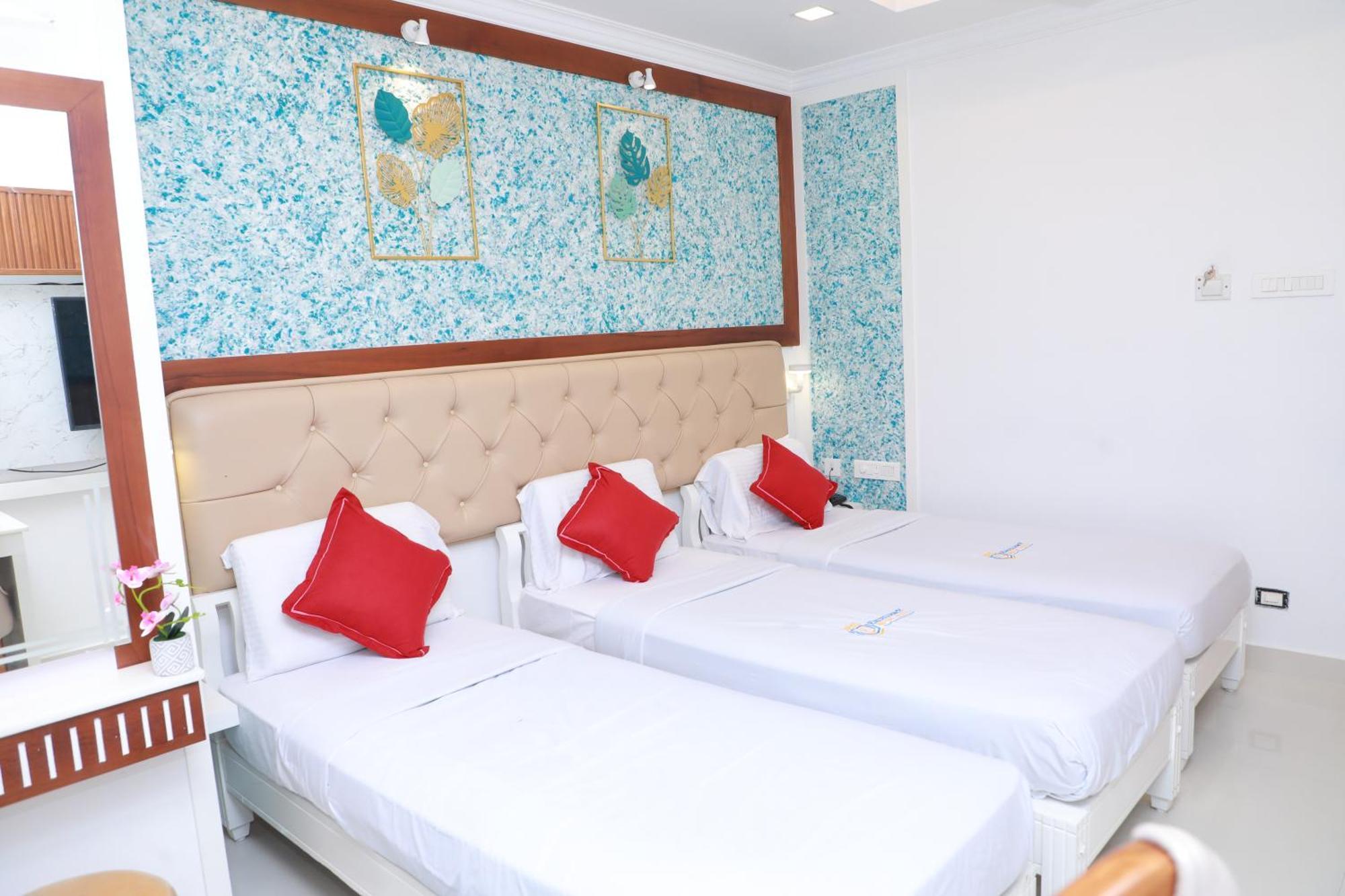 Excellency Airport Hotel Kochi Екстер'єр фото