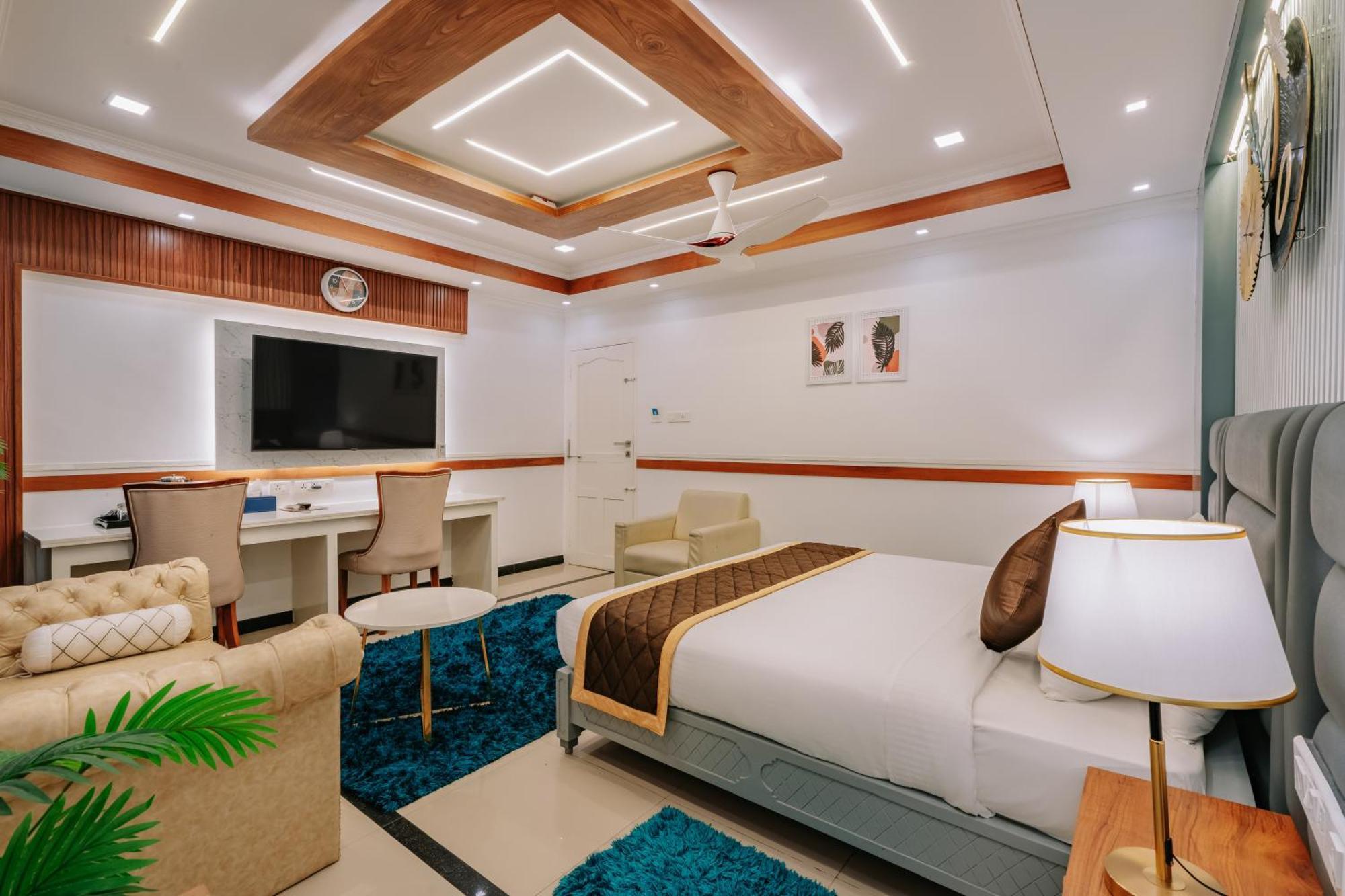 Excellency Airport Hotel Kochi Екстер'єр фото